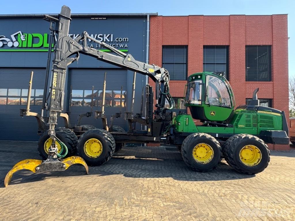 John Deere 1210 G 集運機