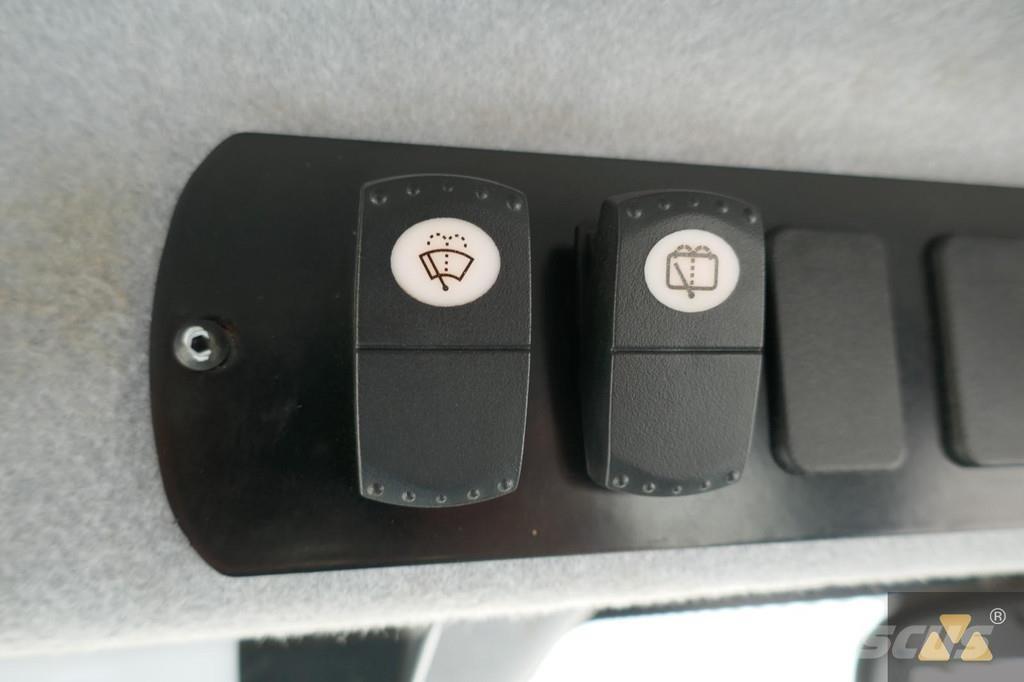 CAT CB10 雙輪滾壓機