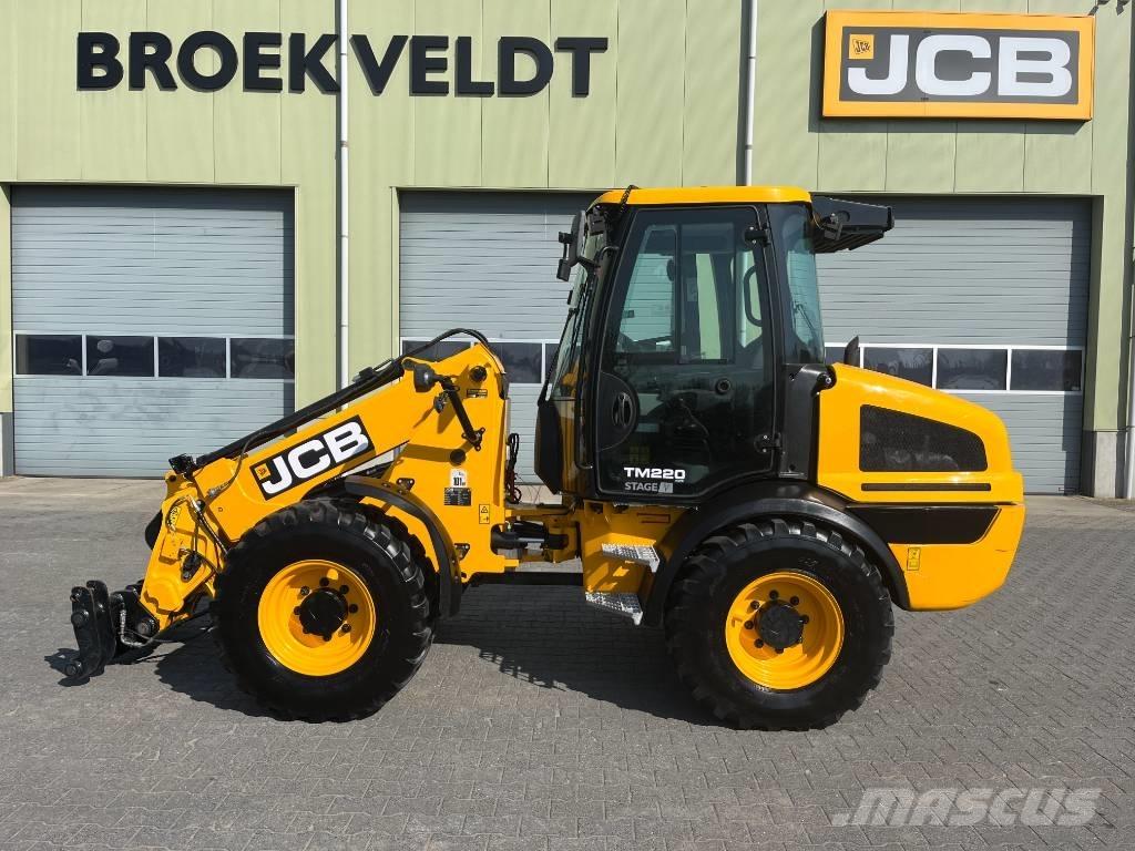 JCB TM 220 農業用伸縮臂裝載機