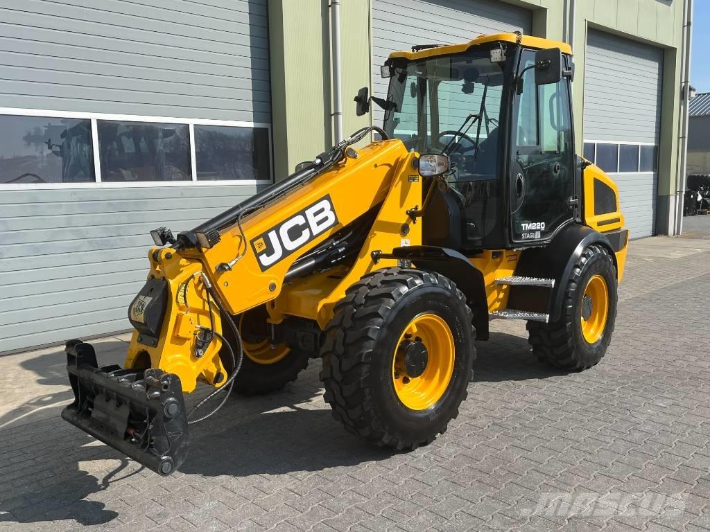 JCB TM 220 農業用伸縮臂裝載機
