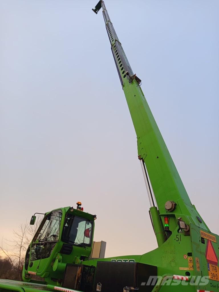 Merlo 40.30 MCSS 伸縮臂操作車