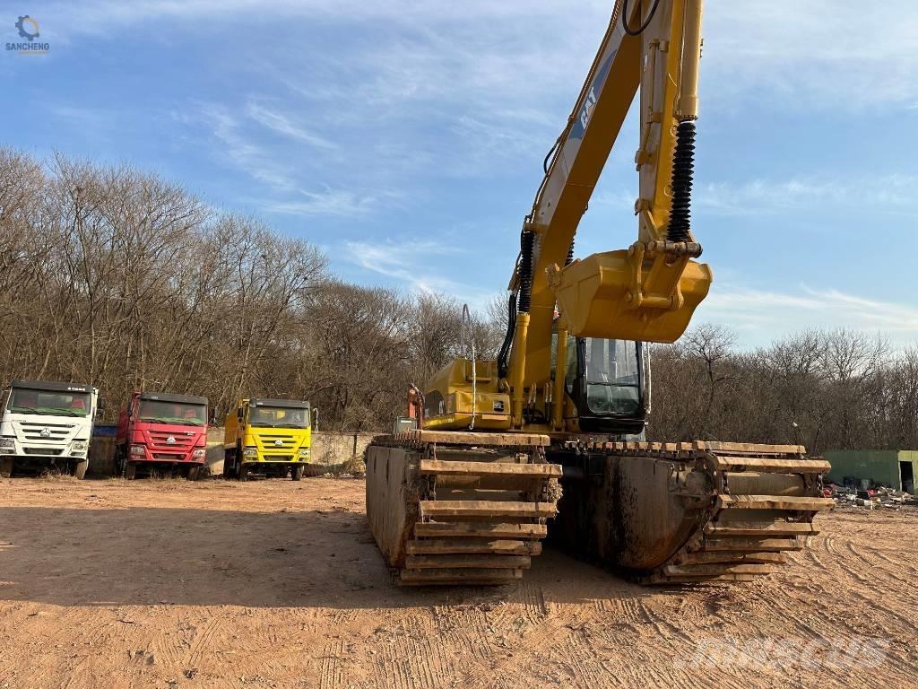 CAT 320CL 水陸兩用挖掘機