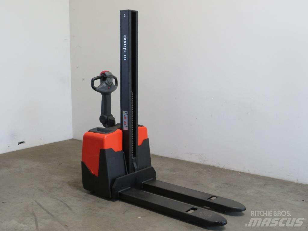 BT HWE 100 行走控制式堆積機