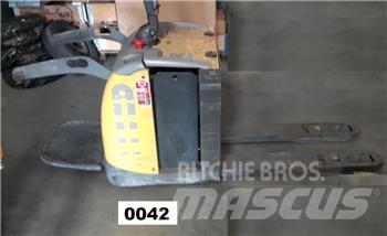 Atlet PLP200 平台型低架升降機