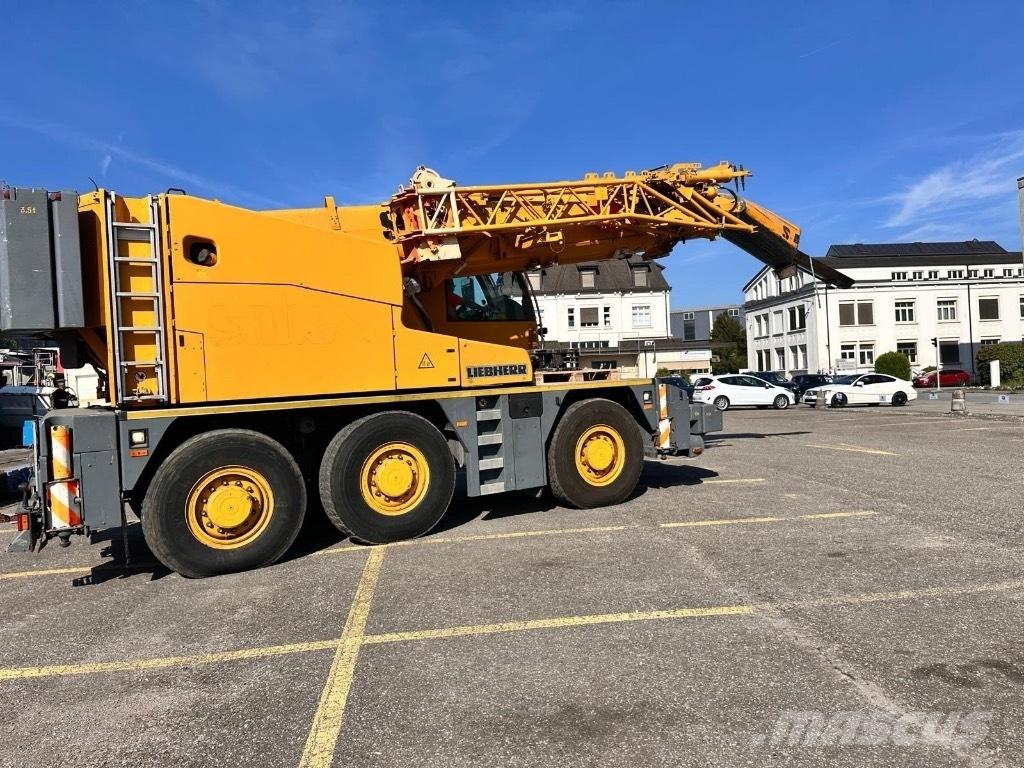Liebherr LTC 1055 越野起重機