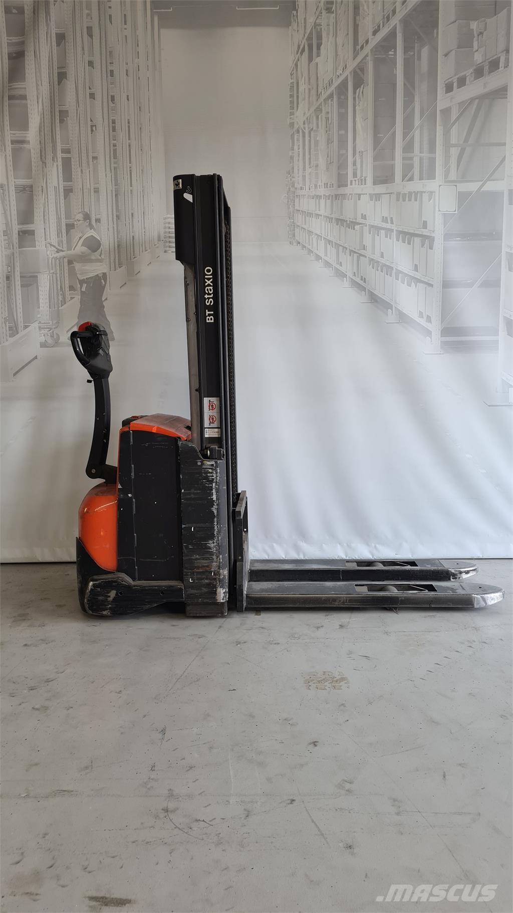 Toyota SWE120 自走式堆積機