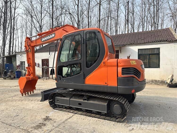 Doosan DX75 小型挖土機/掘鑿機<7t(小型挖掘機)