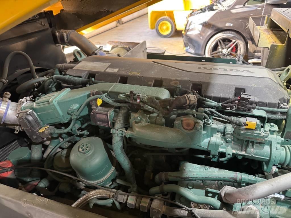 Terberg YT222 終端式曳引機