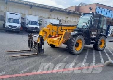 JCB 540-140 伸縮臂操作車