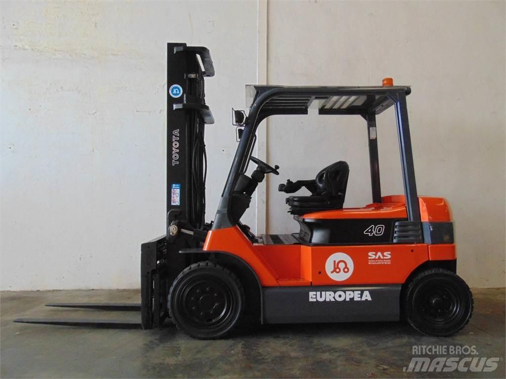 Toyota 7FBMF40 電動堆高機