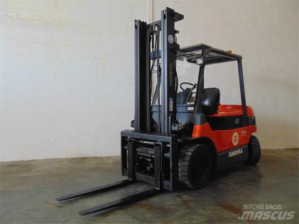 Toyota 7FBMF40 電動堆高機