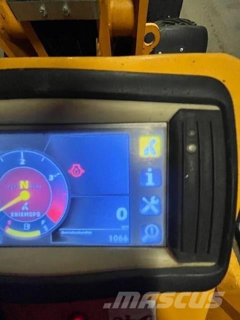 Knikmops KM 250 輪胎式裝載機