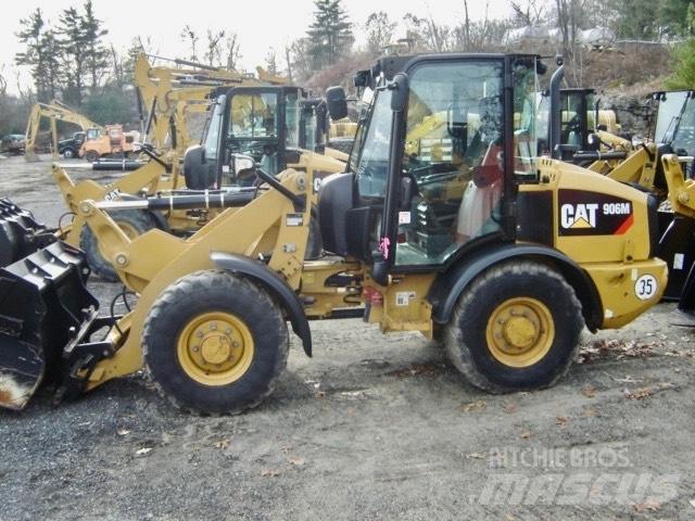 CAT 906 M 輪胎式裝載機