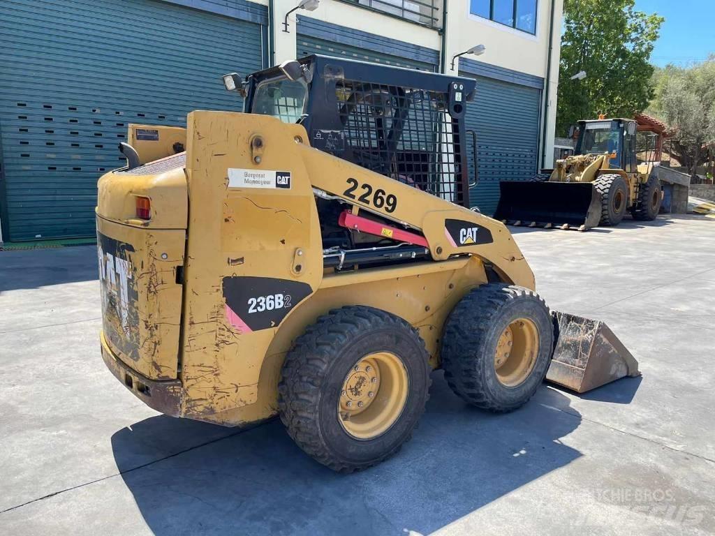 CAT 236 B 滑移轉向裝載機