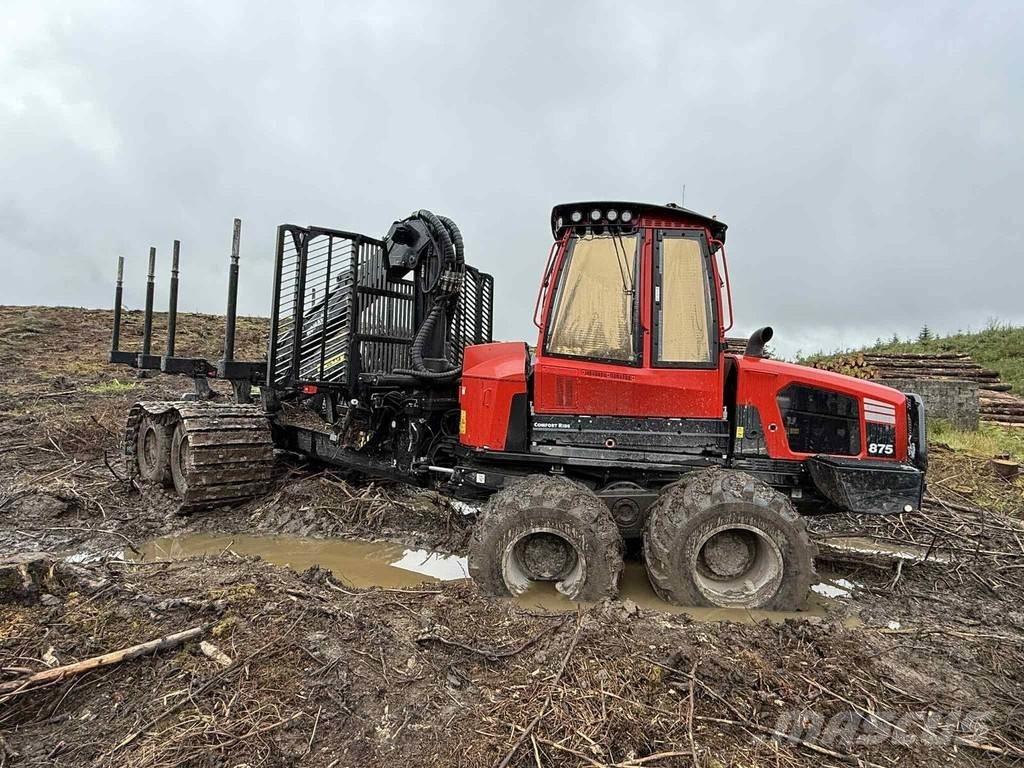 Komatsu 875 集運機