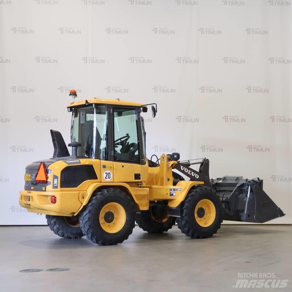 Volvo L30G 輪胎式裝載機