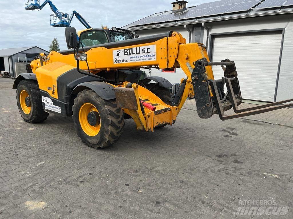 JCB 540-140 伸縮臂操作車