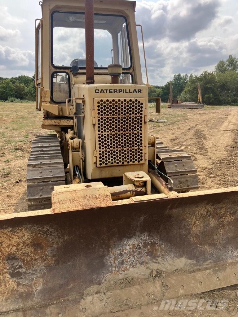 CAT D 3 B 履帶推土機