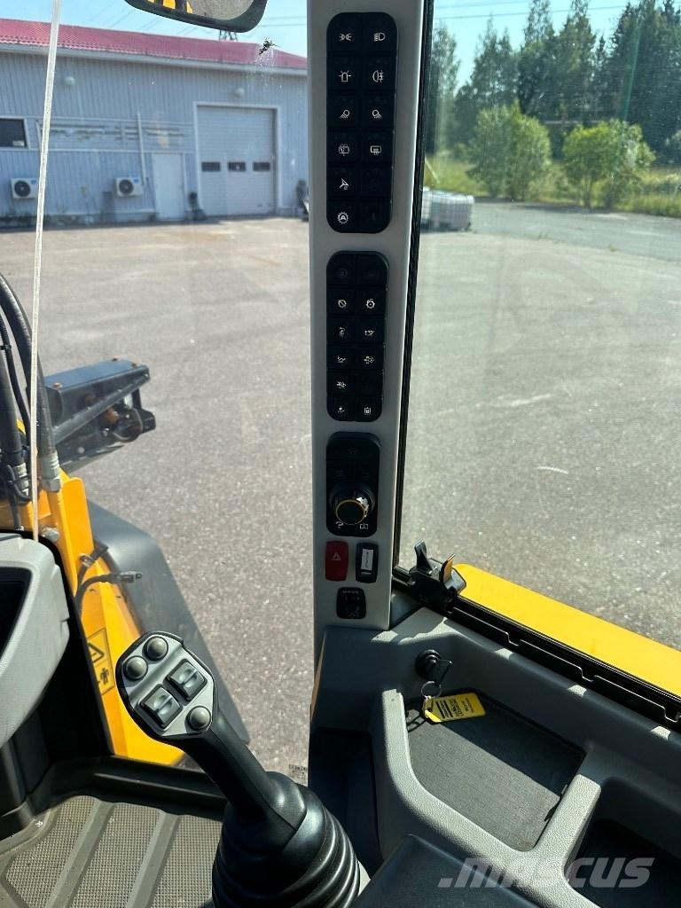 JCB 417 HT 輪胎式裝載機