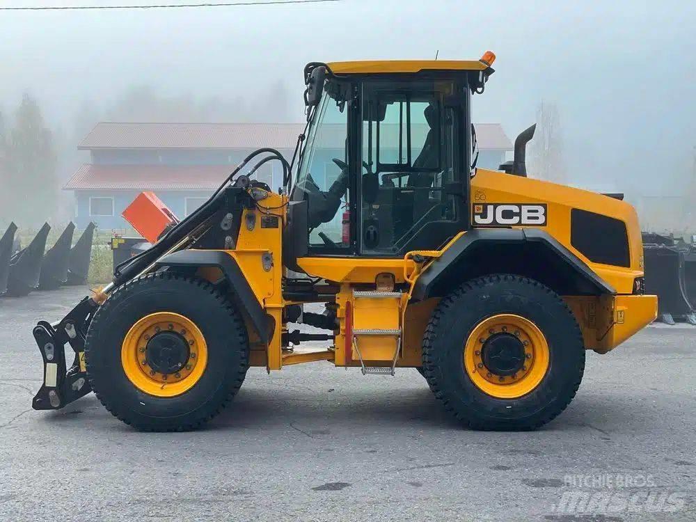 JCB 417 HT 輪胎式裝載機