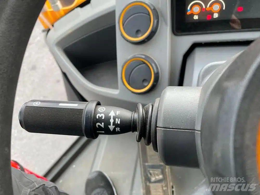 JCB 417 HT 輪胎式裝載機