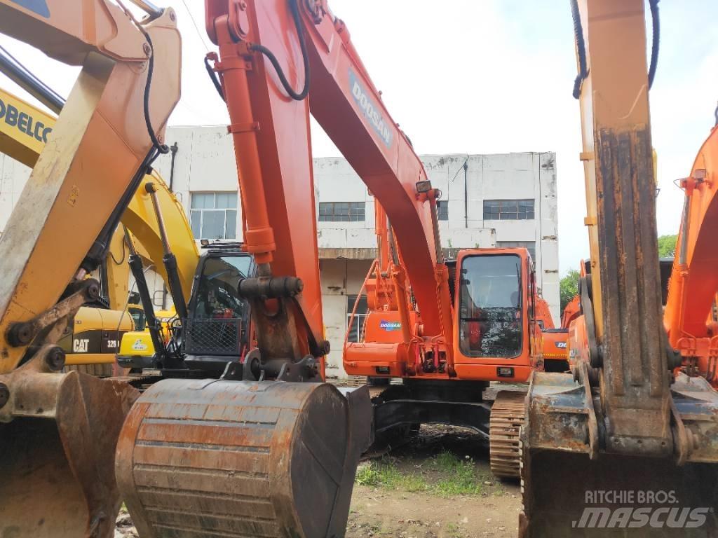 Doosan DH 215-9 履帶式 挖土機/掘鑿機/挖掘機