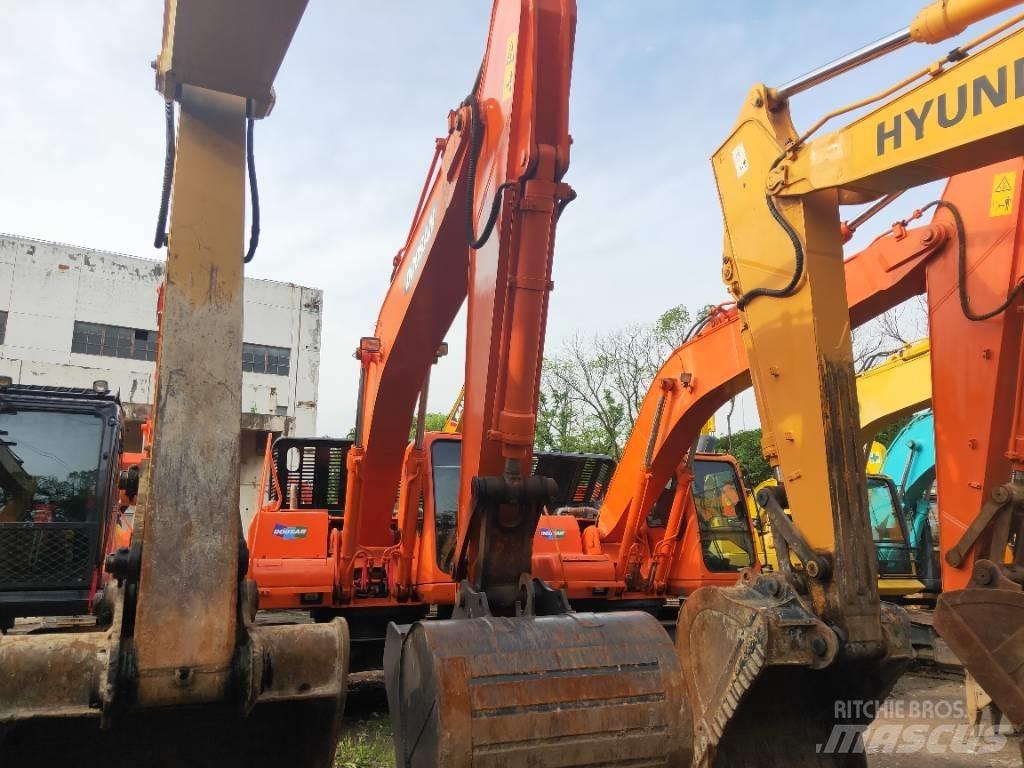 Doosan DH 215-9 履帶式 挖土機/掘鑿機/挖掘機
