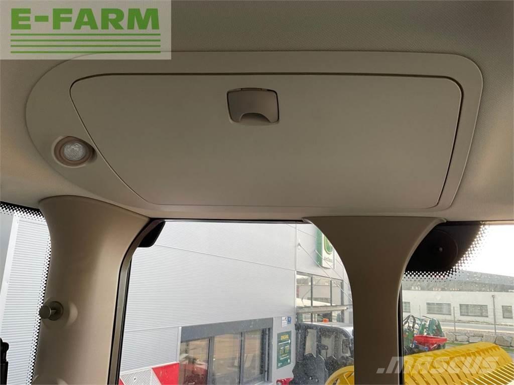 John Deere 6R 215 曳引機