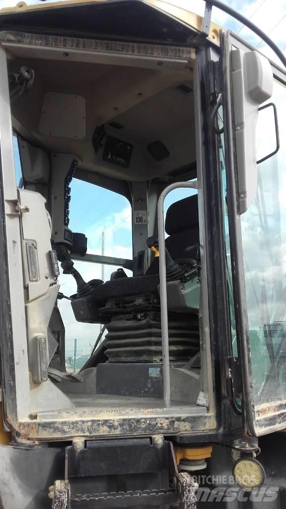 CAT 140 M 平土機