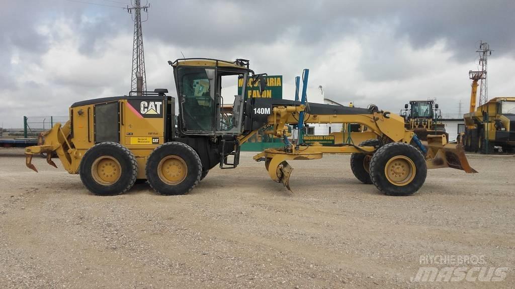CAT 140 M 平土機