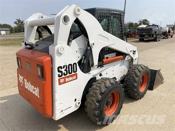 Bobcat S 300 滑移轉向裝載機