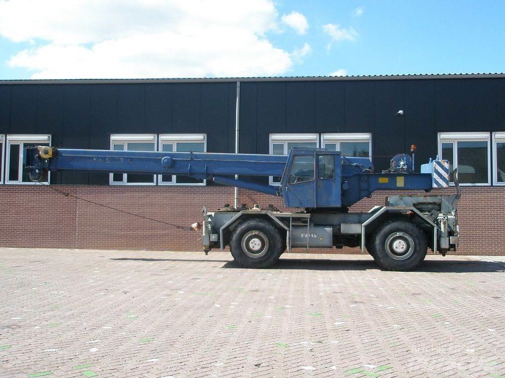 Faun RT30 越野起重機