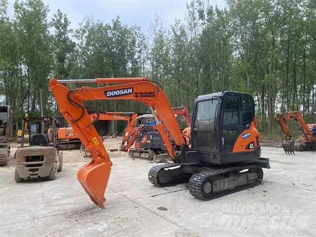 Doosan DX60 小型挖土機/掘鑿機<7t(小型挖掘機)