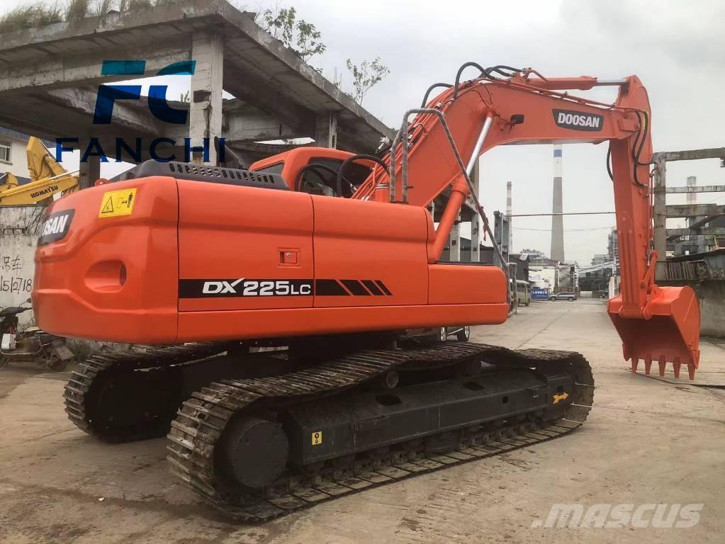 Doosan DX 225 LC 履帶式 挖土機/掘鑿機/挖掘機