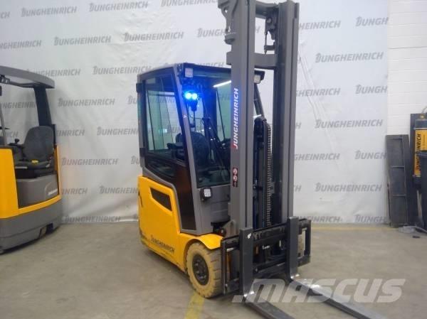 Jungheinrich EFG 215 電動堆高機