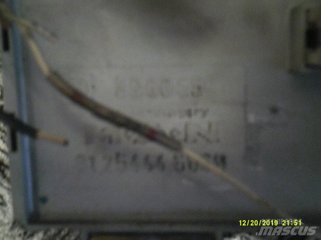 MAN TGS 81254446060 駕駛室與內部