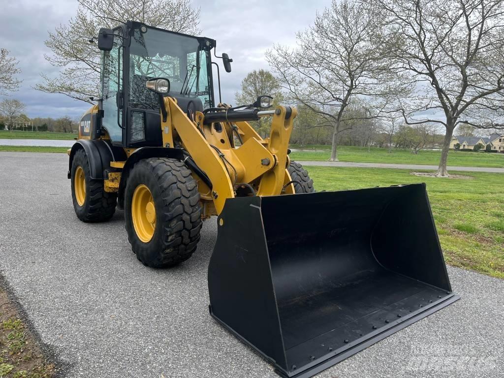 CAT 908M 輪胎式裝載機