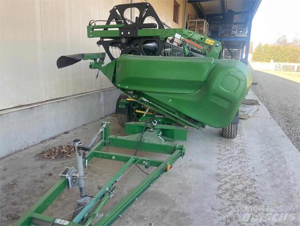 John Deere S690i 聯合收穫機
