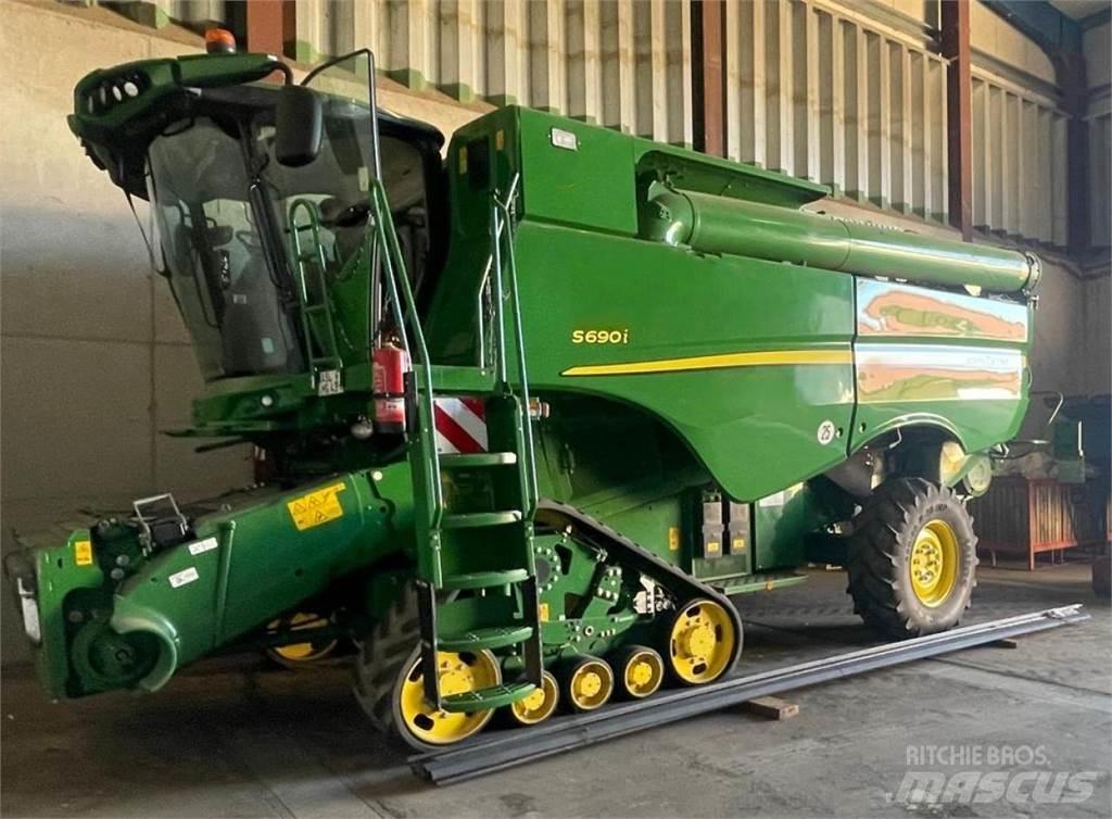 John Deere S690i 聯合收穫機