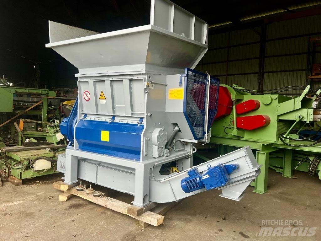 Lindner VEGA 1500 廢棄物撕碎機