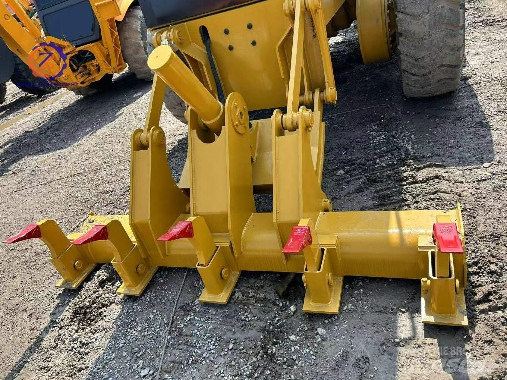 CAT 140 H 平土機