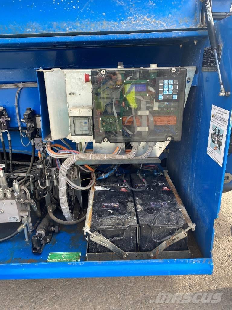 PB S 225-24 DS 剪式升降機