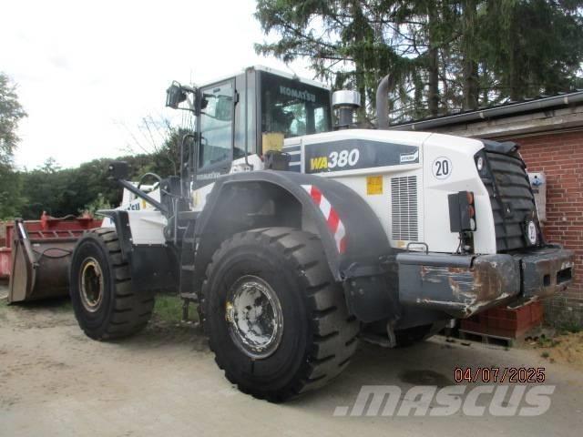 Komatsu WA 380 輪胎式裝載機