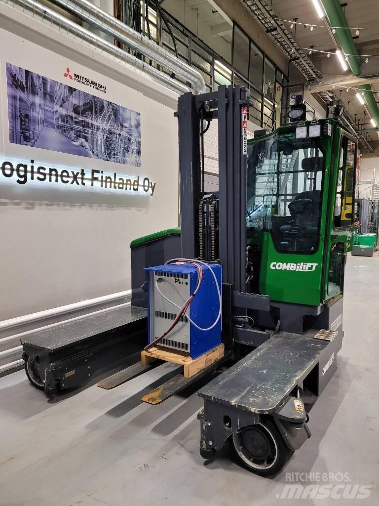 Combilift C4000ET 四向前伸式堆高機(叉車)