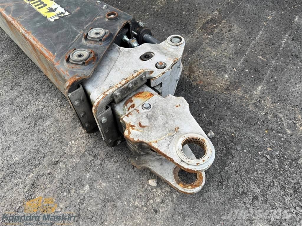 Komatsu 165F 運送起重機