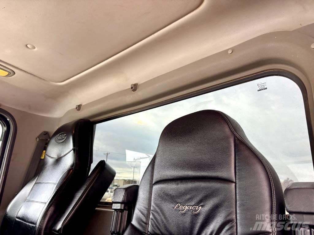 Peterbilt 389 曳引機組件