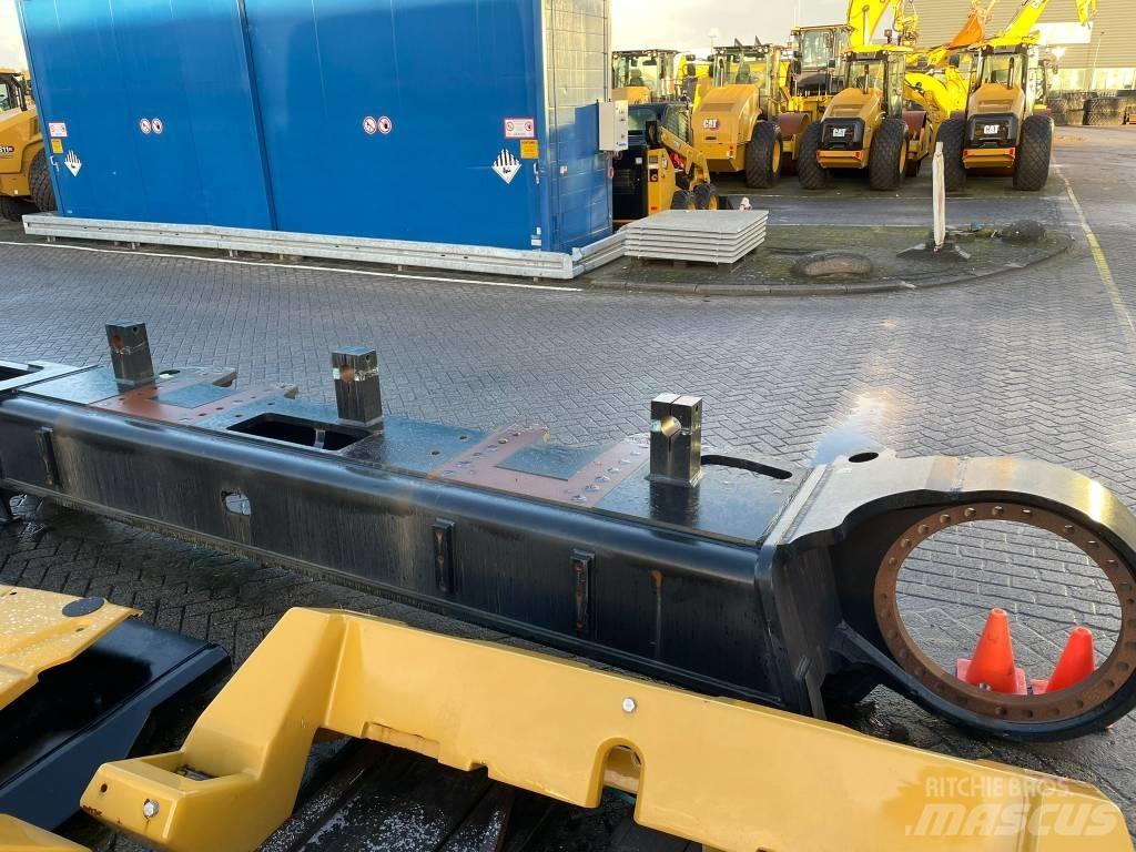 CAT 390 F L 底盤和懸架