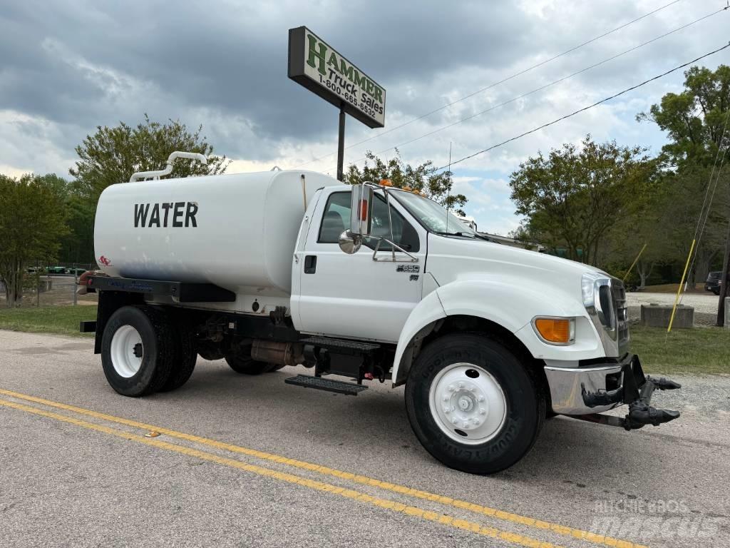 Ford F 650 水車