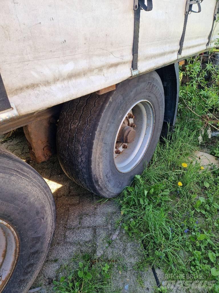 Krone sd 篷布半拖車