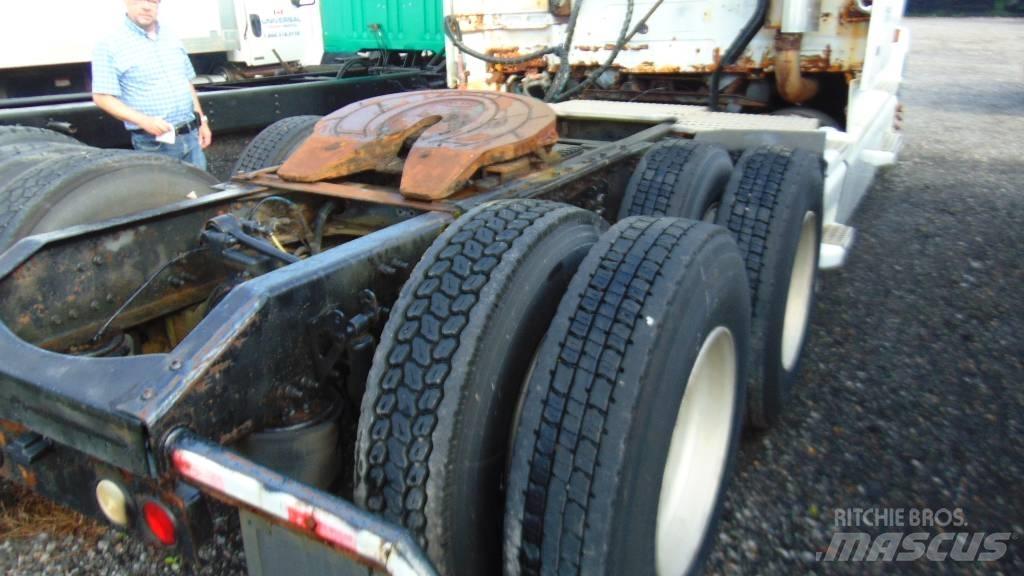 Volvo 780 商用底盤車